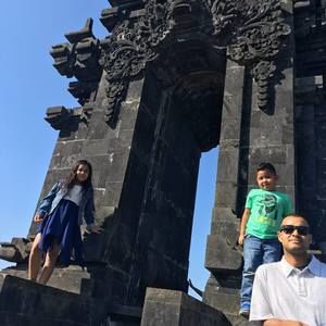 Meet your Posher, Javier